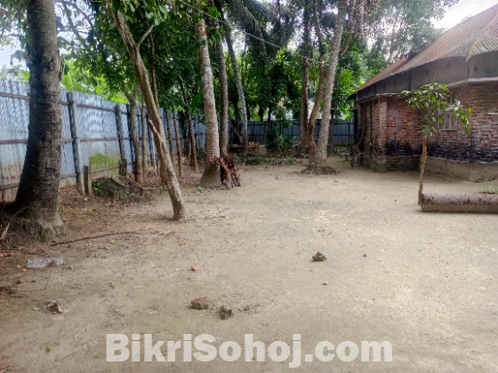 লাহুড়িয়া বাজার-স্কুল সংলগ্ন বাড়িসহ ৩০ শতাংশ জমি বিক্রয়